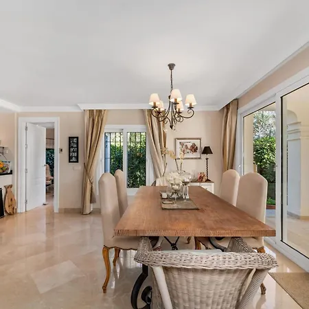 فيلة About Casal